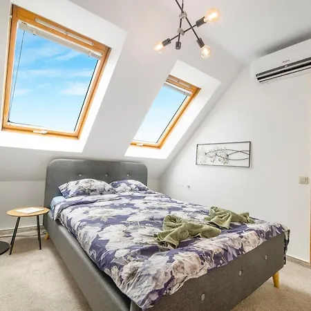 Maisonette With Underground Parking *