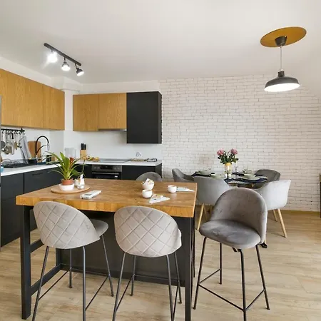 Maisonette With Underground Parking Apartment